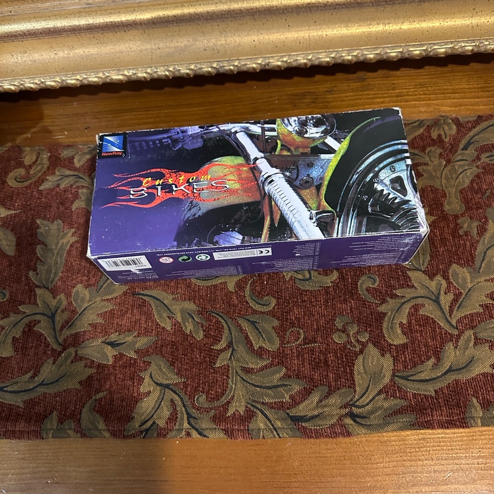 Custom Bikes Blue Motorcycle Model - Picture 2 of 3